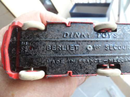 Vintage 32E Dinky Toys Berliet  Fire Engine , Made In France [M29]