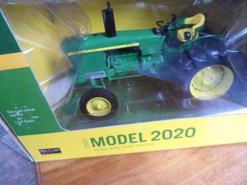 Spec Cast 1965 John Deere Model 2020 Tractor 1/16 Scale High Detail Diecast HTF mint boxed