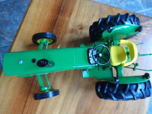 Spec Cast 1965 John Deere Model 2020 Tractor 1/16 Scale High Detail Diecast HTF mint boxed