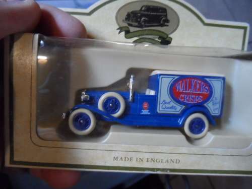 LLEDO OPENCAB DELIVERY TRUCK `WALKERS CRSPS`  [M5]