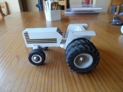 VINTAGE STRIKE TRACTOR