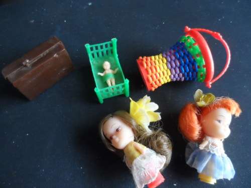 Barbie basket and 2 dolls