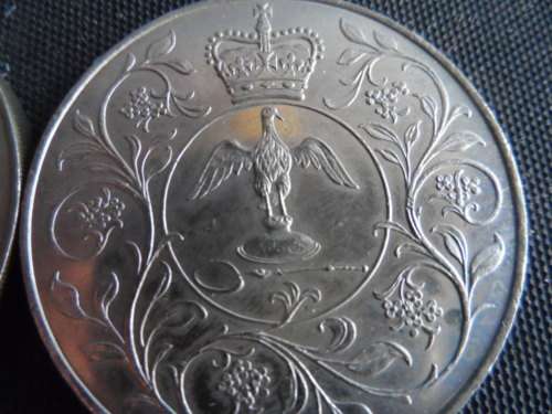 2 COINS     1977 ELIZABETH II DG REG FD JUBILEE COIN