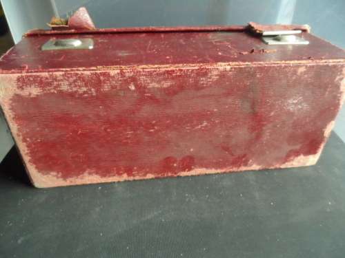 Vintage gents traveling  cosmetic case with original  bottles and brushes