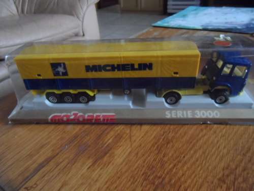 MAJORETTE ARTICULATED TRUCK   `MICHELIN`
