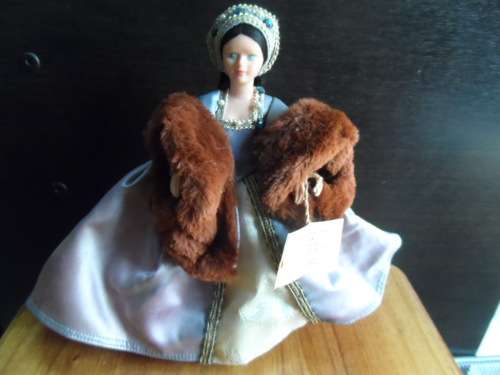 Peggy Nesbit  King Henry VIII  and His wives one bid for all