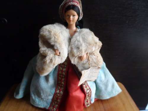 Peggy Nesbit  King Henry VIII  and His wives one bid for all