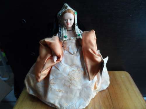 Peggy Nesbit  King Henry VIII  and His wives one bid for all