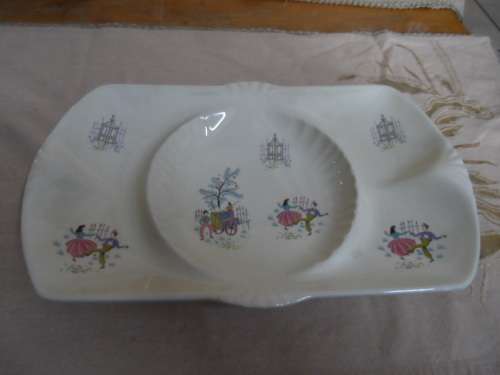 Lovely large BESWICK snack tray 30cm x 35cm `dancing days`
