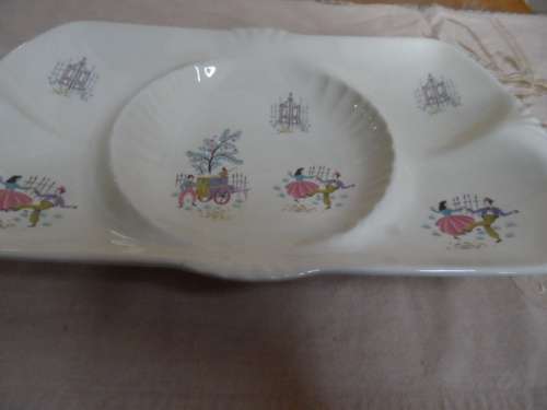 Lovely large BESWICK snack tray 30cm x 35cm `dancing days`