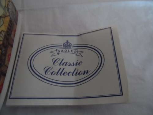 Beautiful Sadler collectors Pinnochio Mint 16cm high made in england with pamphlet