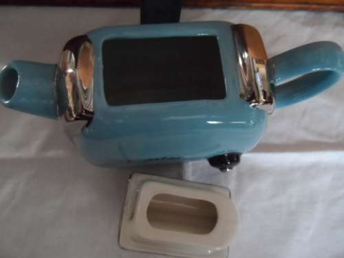 Very unusual Toaster teapot mint Teapottery England 12cm high