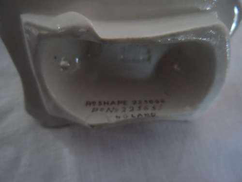 Beautiful vintage teapot RD Shop 223699 gold printed and backstamped mint 13cm