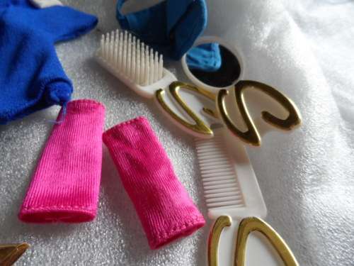Vintage  Sindy Pedigree accessories