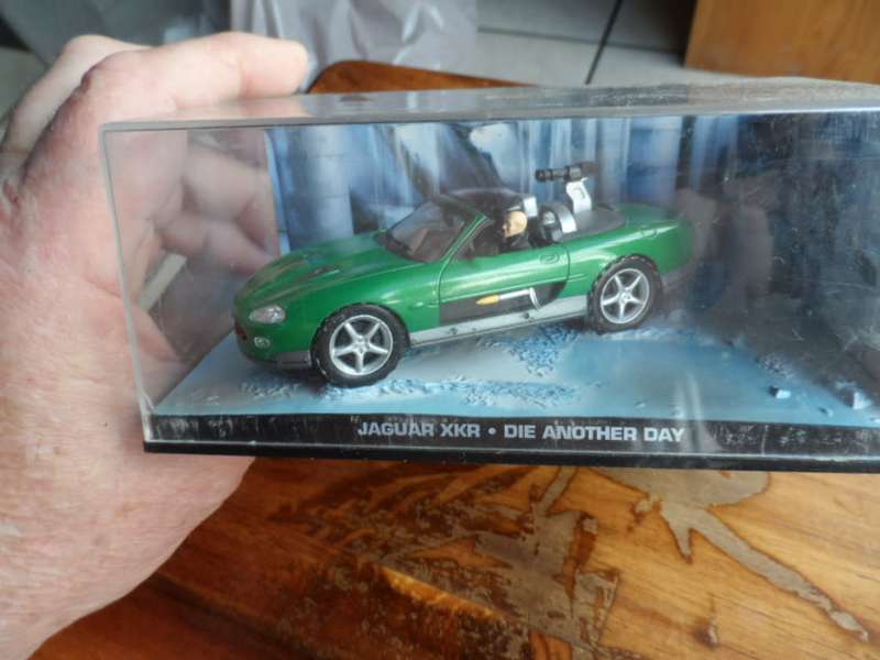 007 JAGUAR  XKR -DIE ANOTHER DAY-  [M200]