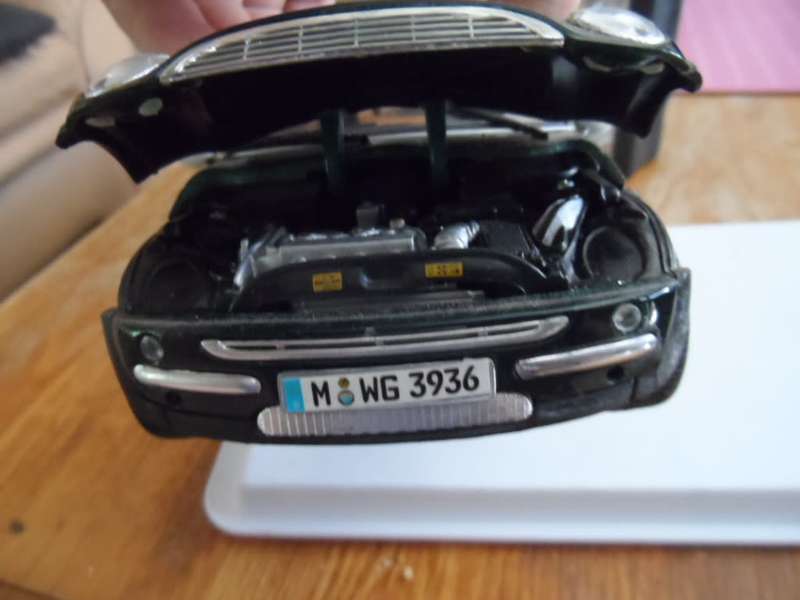 MAISTO 1/18 MINI COOPER UNBOXED