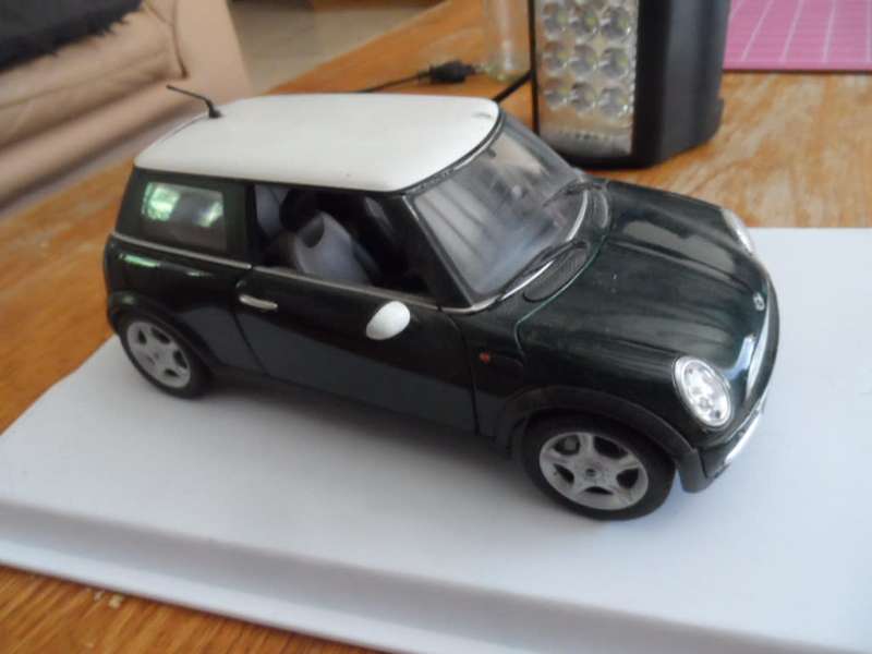 MAISTO 1/18 MINI COOPER UNBOXED