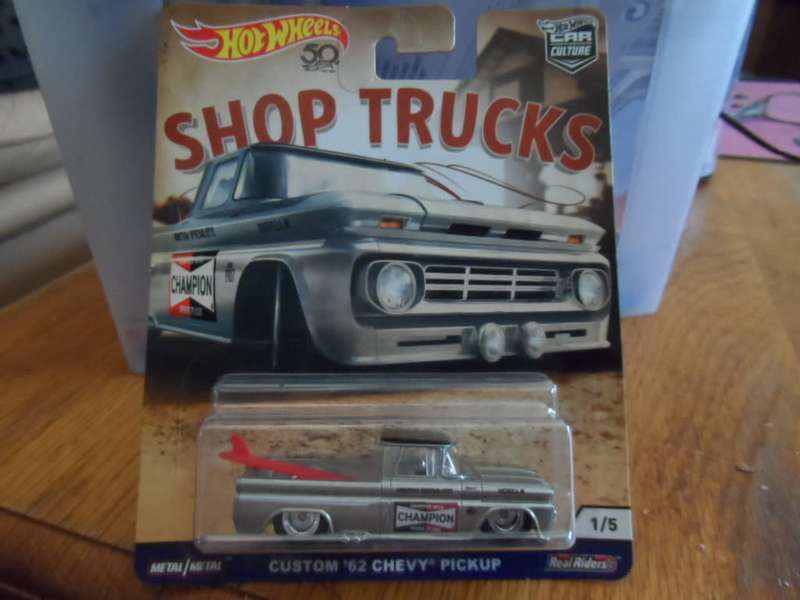 Hot Wheels Shop Trucks Custom 62 Chevy Pickup 1/5 Car Culture Real Riders       [m56]