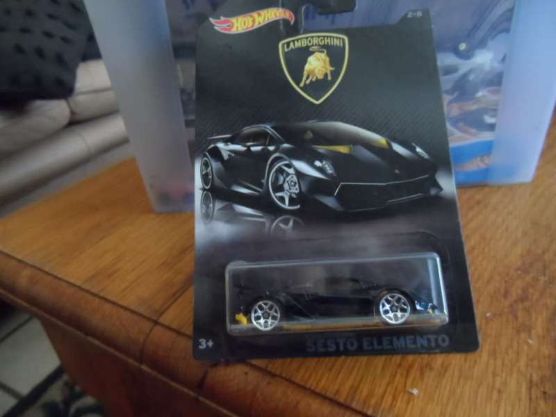 Hot Wheels 2016 Release Lamborghini Series SESTO ELEMENTO #2/8 black    [m57]