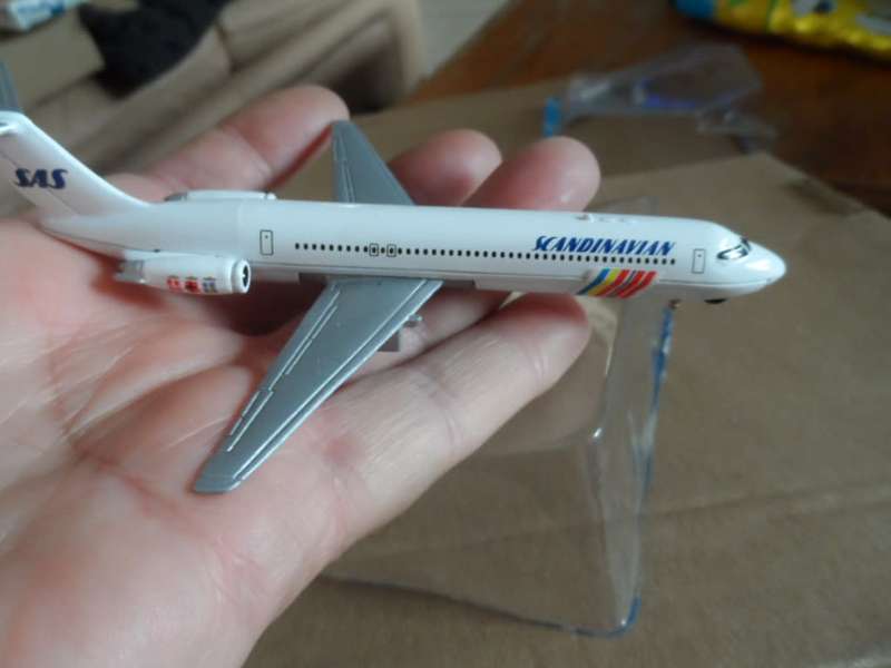 ertl 1400g scandinavian jet airliner