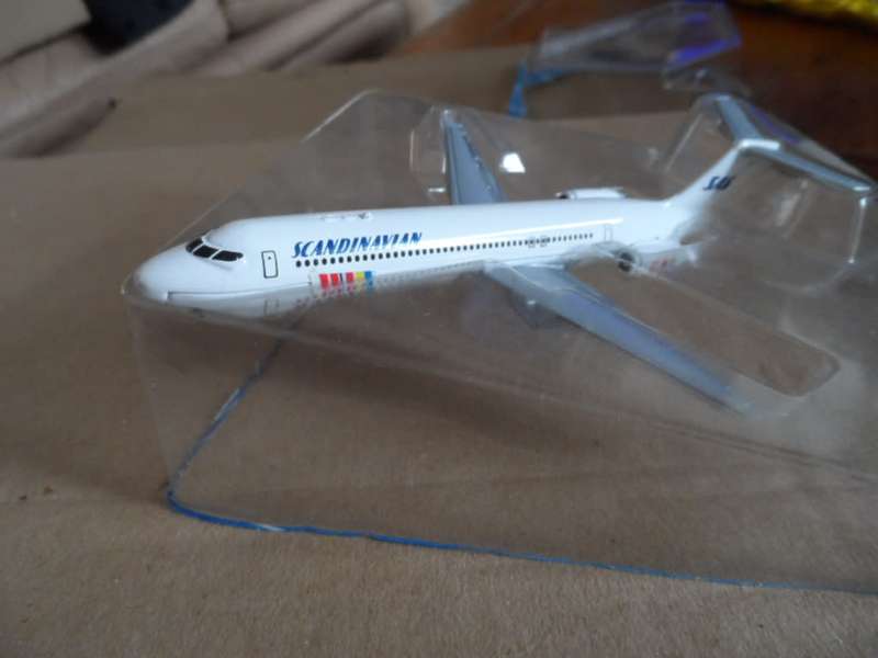 ertl 1400g scandinavian jet airliner