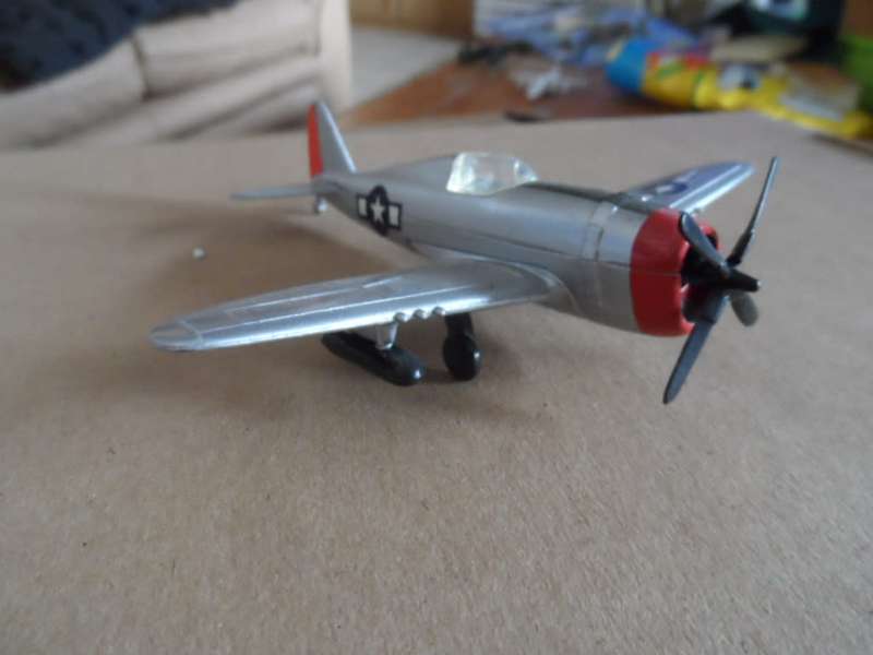 DIECAST ROADCHAMPS P-47D