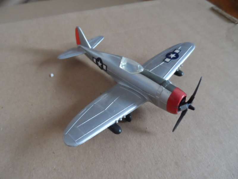DIECAST ROADCHAMPS P-47D