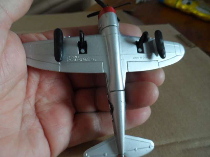 DIECAST ROADCHAMPS P-47D