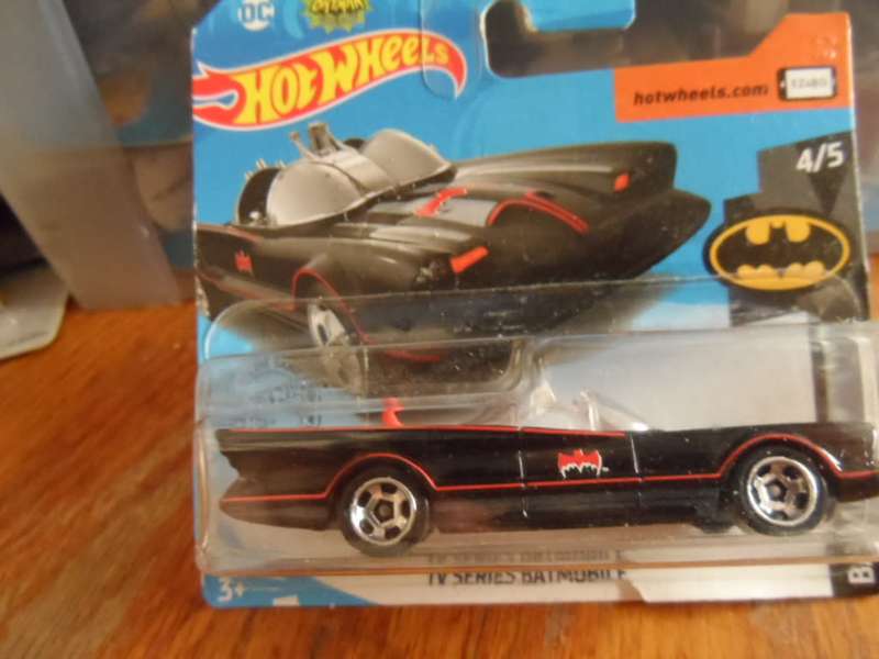 Hot Wheels -BATMAN TV Series - BATMOBILE  sealed short card   [m52