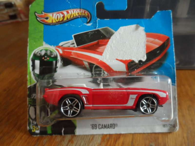 Hot Wheels 69 camaro hw showroom- sealed short card   [m51]