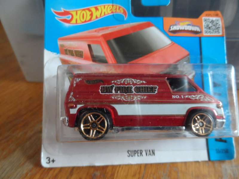 HOT WHEELS CITY SUPER VAN Red 55/250 HW City 2013- sealed short card- [m50]