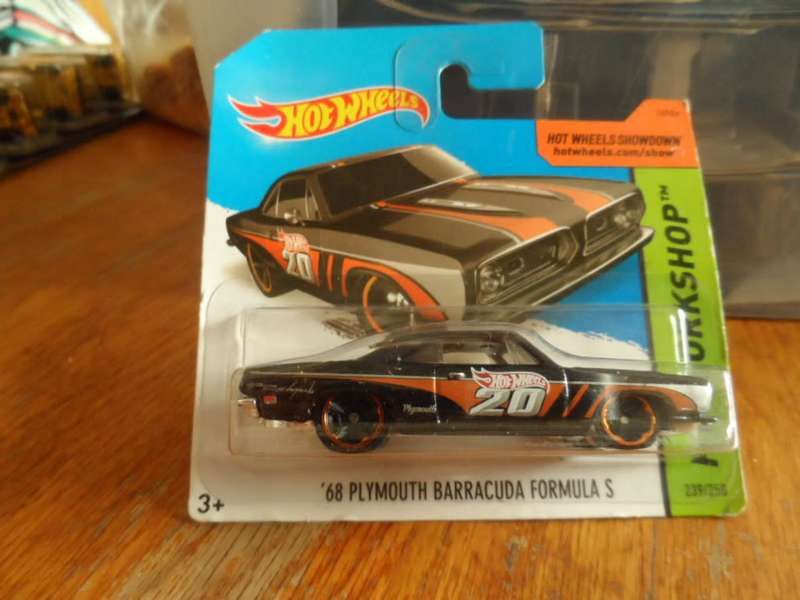 Hot Wheels 2014 - 68 PLYMOUTH BARRACUDA FORMULA S 239/250 sealed Short Card-  [m50]