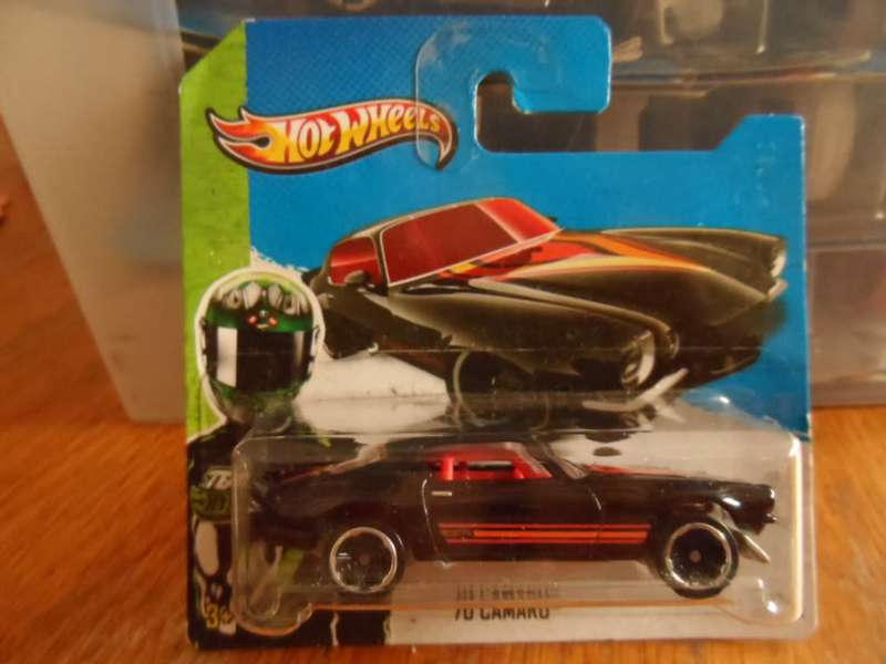 2013 Hot Wheels 70 Camaro HW Showroom sealed Short Card - [m50]