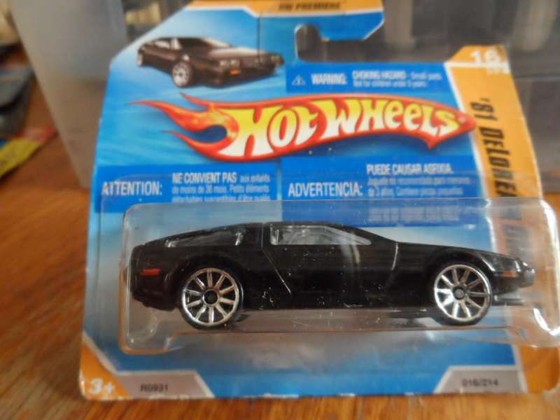 HOT WHEELS 016/214 - 2010 HW Premiere 16/52- 81 Delorean DMC-12 in Black.- sealed short card -[m50]