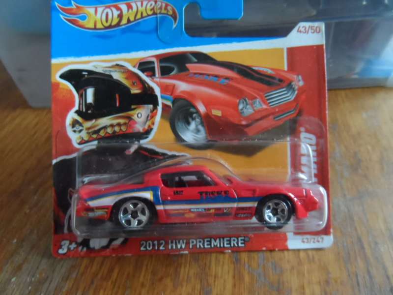 HOT WHEELS ´81 CAMARO 2012 HW PREMIERE-ssealed short card-[m49]