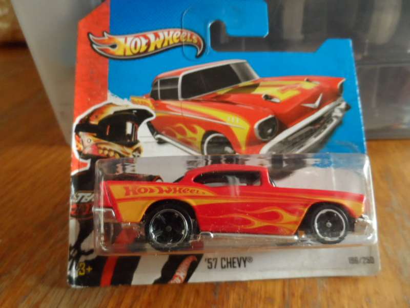 Hot Wheels - `57 Chevy Bel Air Hardtop, HW Showroom-sealed short card-[m48]