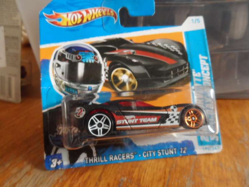 2012 Hot Wheels Thrill Racers - City Stunt 2009 Corvette Stingray Concept-sealed short card-[m48]