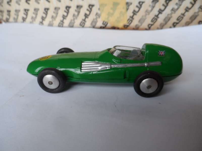 VINTAGE CORGI TOYS VANWALL RACING CAR-RESTORED   [M75]