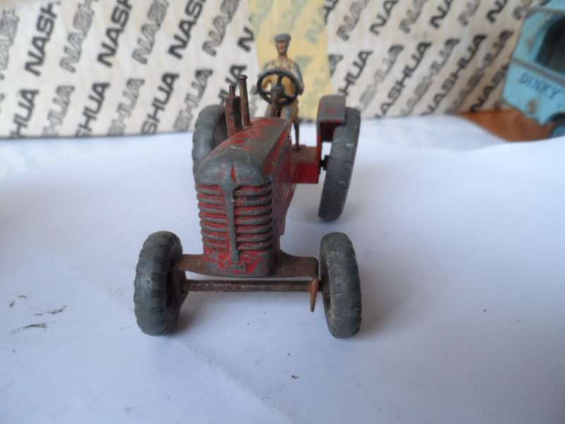 Vintage Diecast Dinky Toys Tractor with Driver Massey Harris Meccano england [d24]