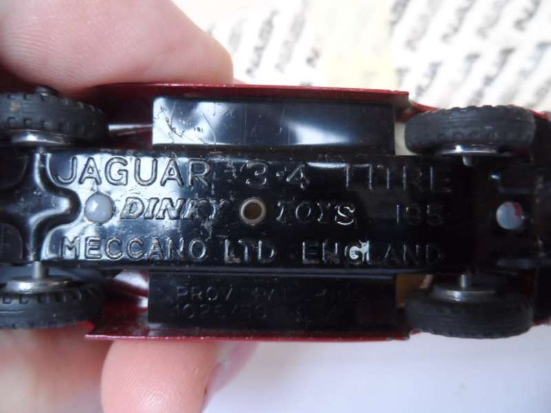 Vintage Dinky Toys No195 Jaguar 3.4 Litre In Maroon Unboxed  [d24]