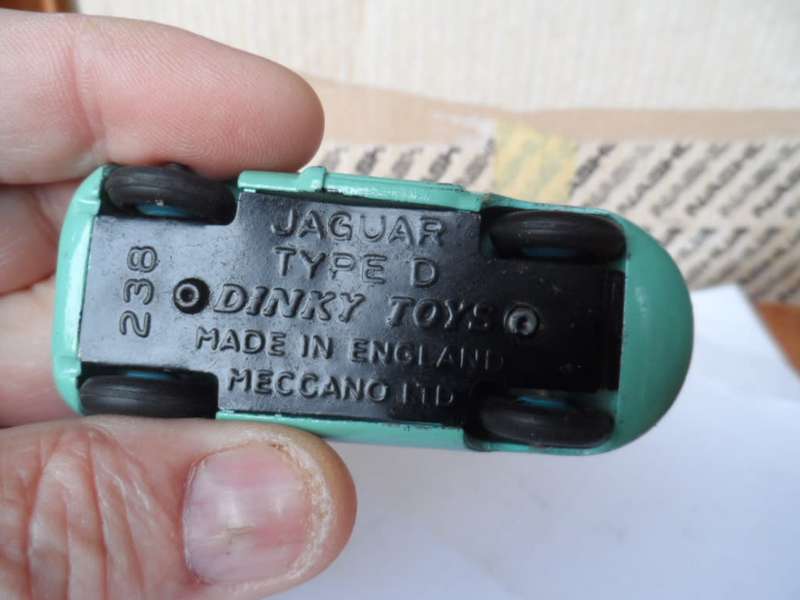 Vintage Dinky Toys Jaguar Type D Sports Car No 238 With Blue Wheel Hubs, REPAINTED [D24]