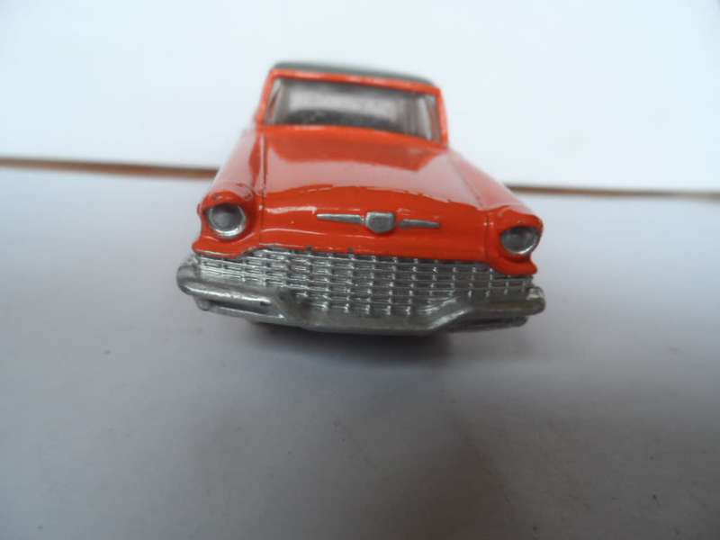 Dinky Toys No 179 Studebaker President Meccano Ltd Made In England. repainted [d24]