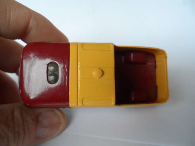 vintage corgi toys commer 3/4 chasis repainted [ d24]