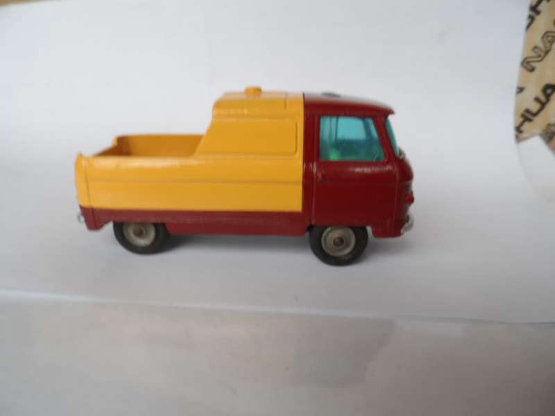 vintage corgi toys commer 3/4 chasis repainted [ d24]