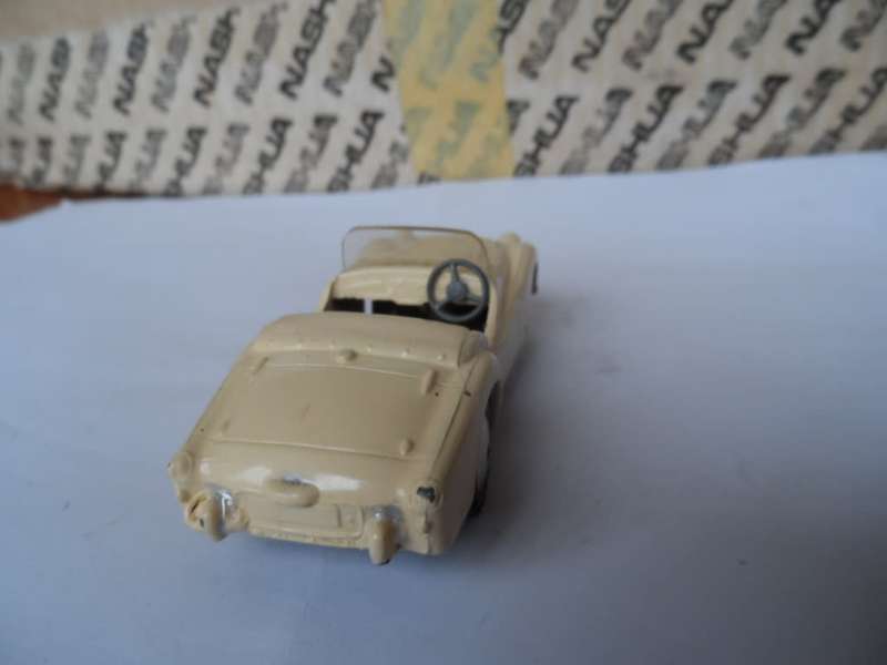 VINTAGE CORGI TOYS # 301 TRIUMPH TR2 SPORTS CAR CREAM BODY - repainted  [d24]