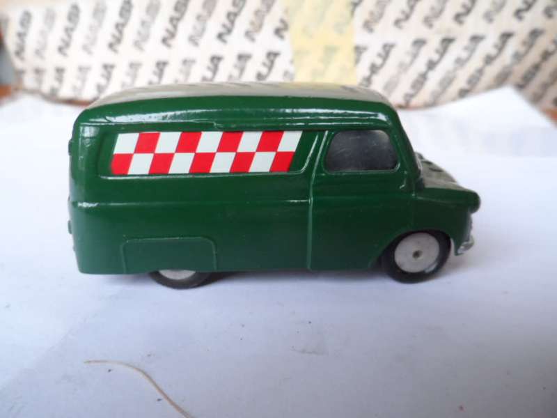 Vintage Corgi BEDFORD CA VAN-repainted [D24]