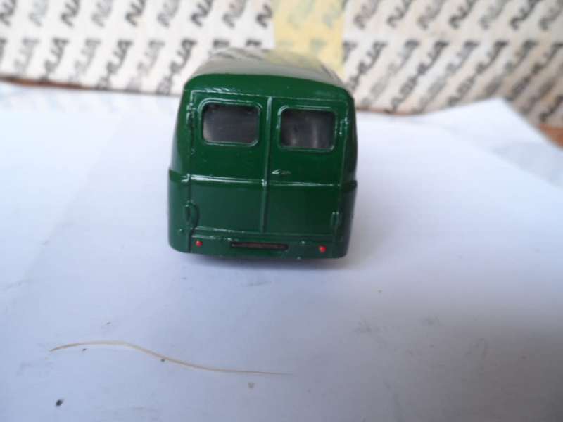Vintage Corgi BEDFORD CA VAN-repainted [D24]