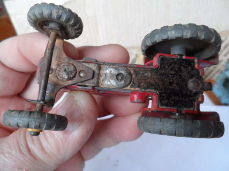 Dinky Toys Massey Harris Tractor  [[D12]