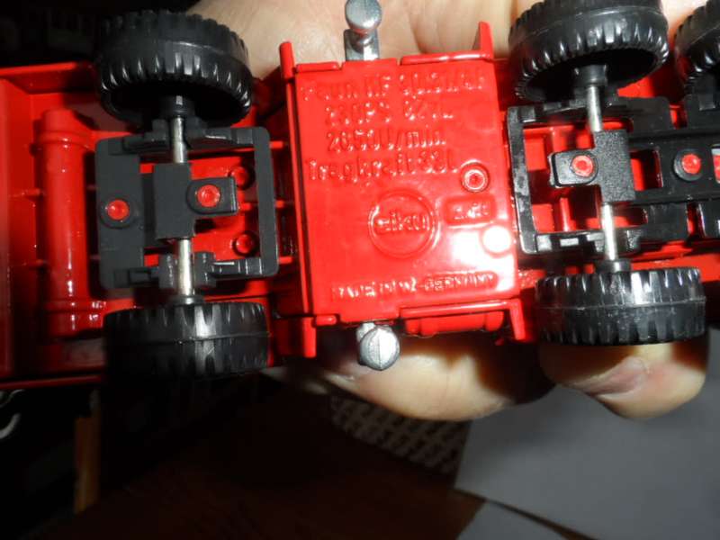 SIKU 2914 FAUN KF 30.31/48 TELESKOP CRANE - FIRE BRIGADE - RED  [M12]
