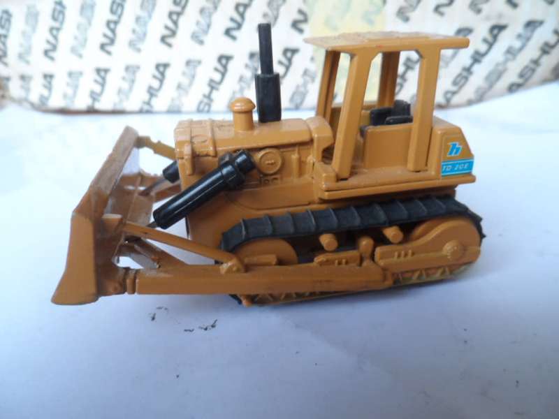 Ertl International Bulldozer TD20 Die Cast 1:64 Scale Yellow  [M23]